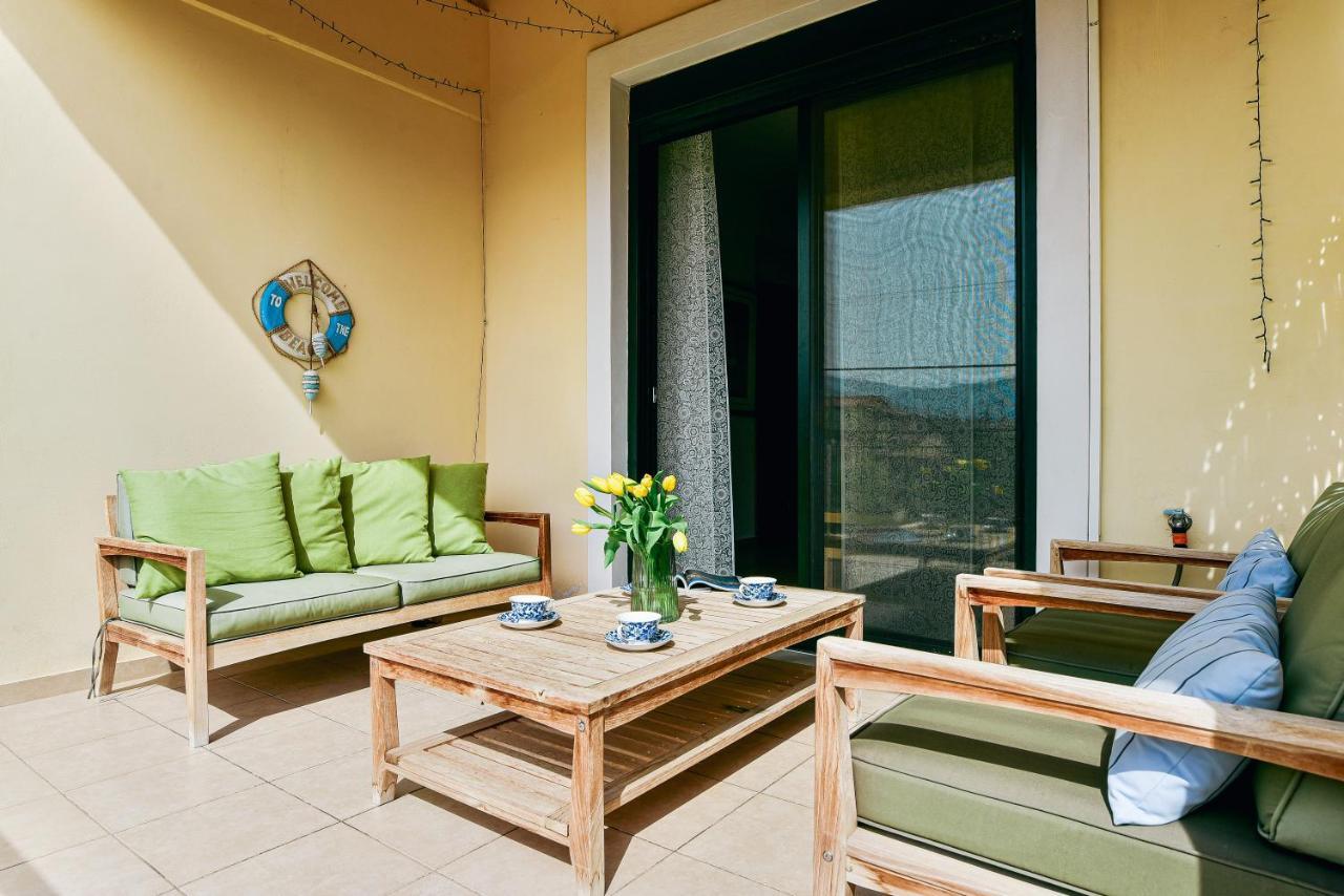 Oliva Holiday Homes Dhiyellótika Exteriör bild